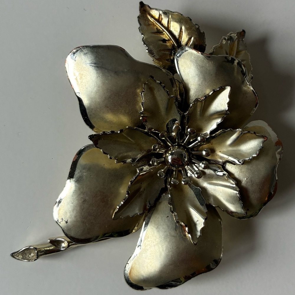 Elegant Coro Gold Tone Vintage Floral Brooch